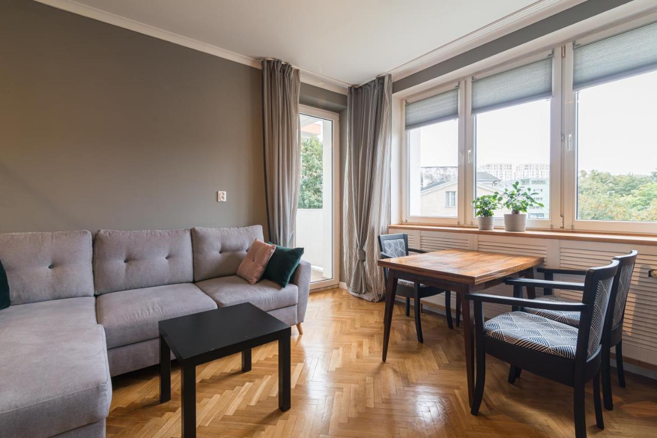 Main Street Studio Apartament *