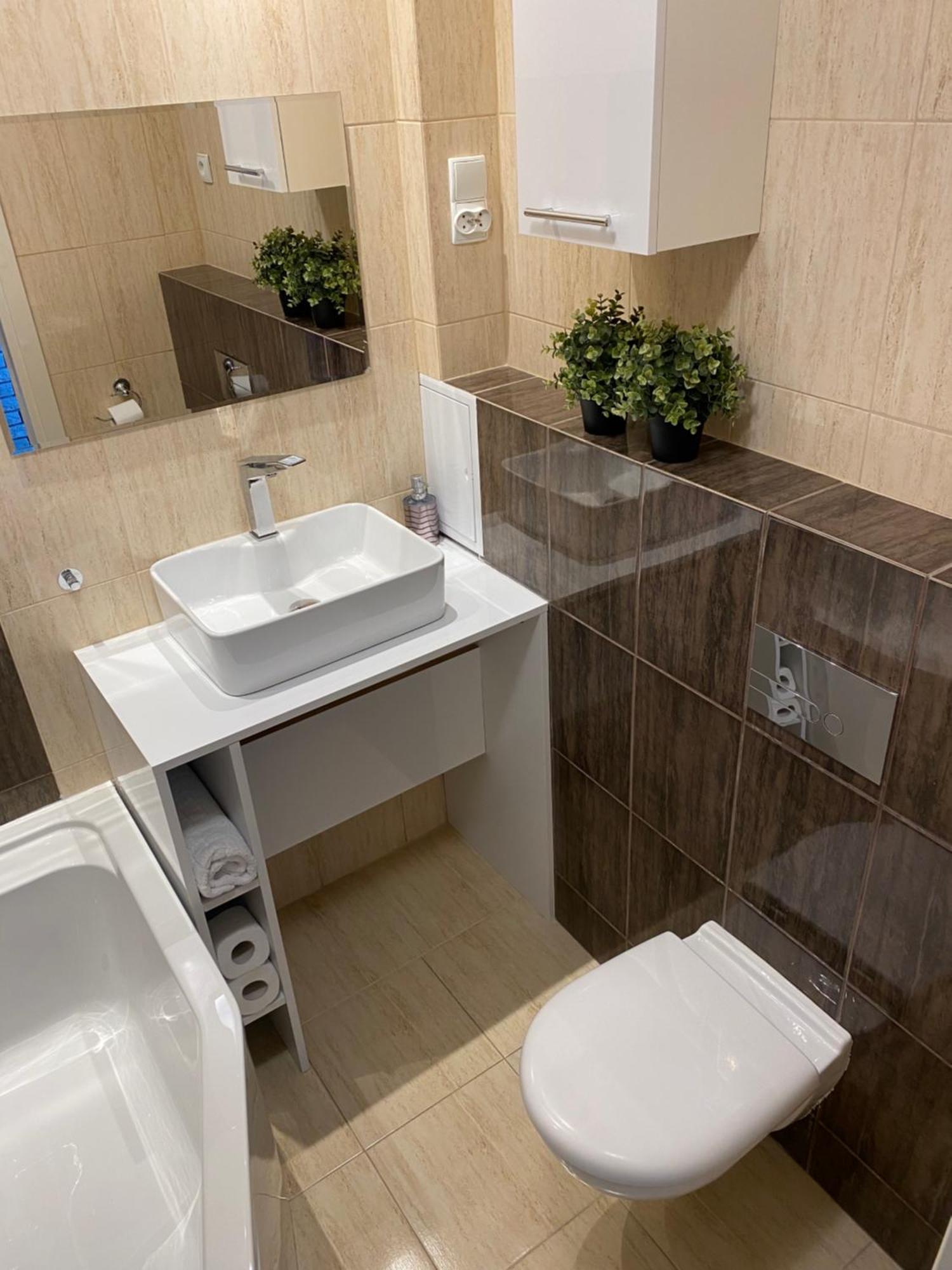 Main Street Studio Apartment Danzig